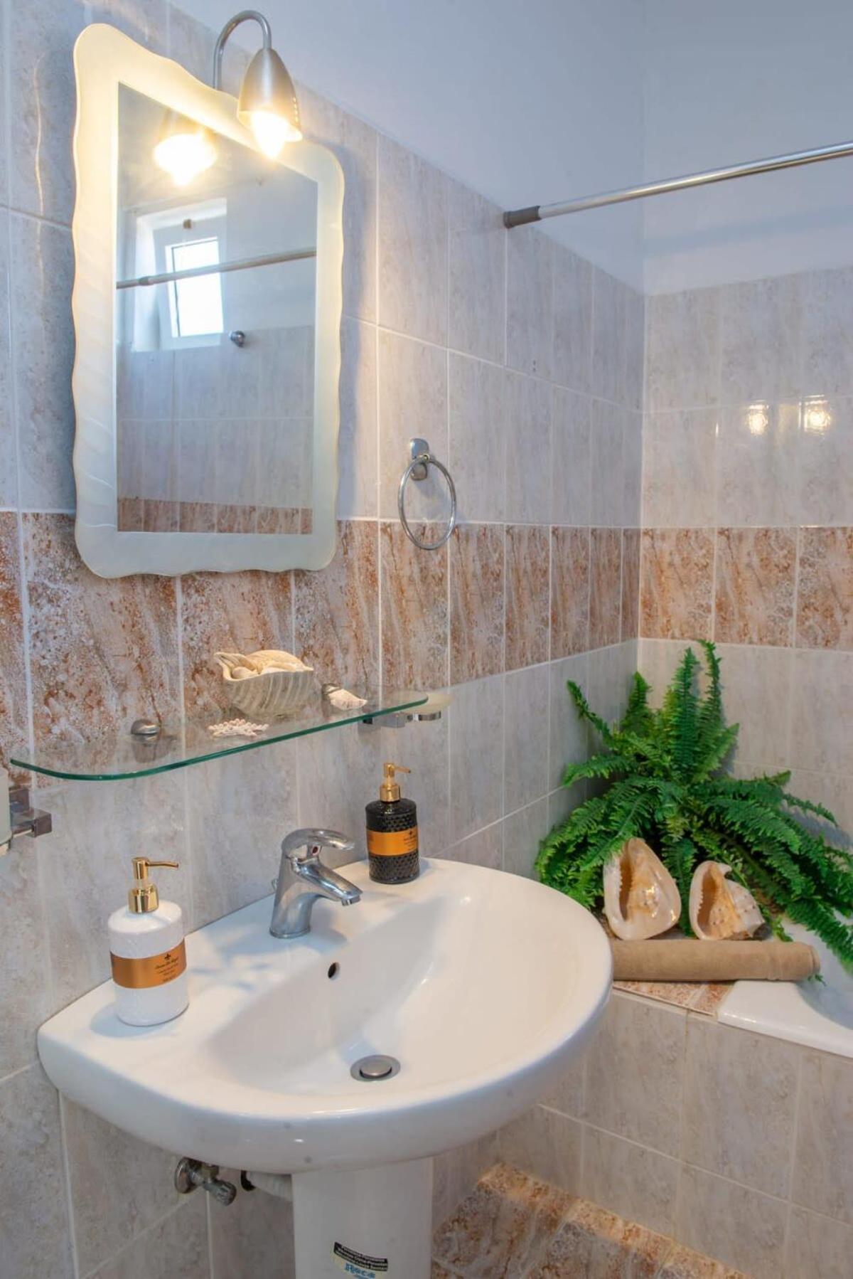 Atlantic Cave Haven-Seaside, Fully Equipped Appartement Kolymbia Buitenkant foto